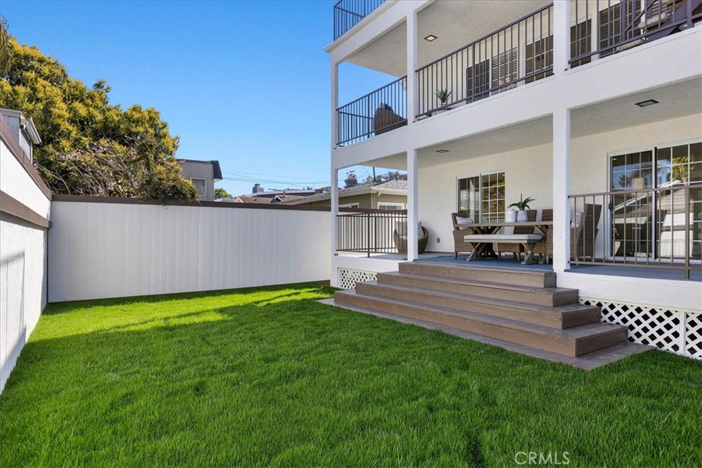 3036 S Kerckhoff Avenue