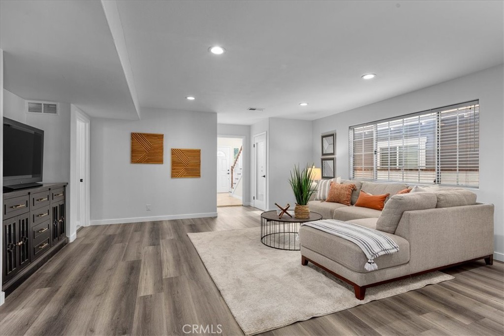 3036 S Kerckhoff Avenue