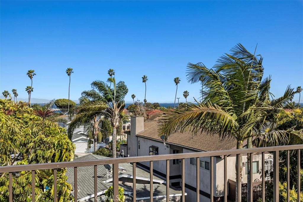 3036 S Kerckhoff Avenue