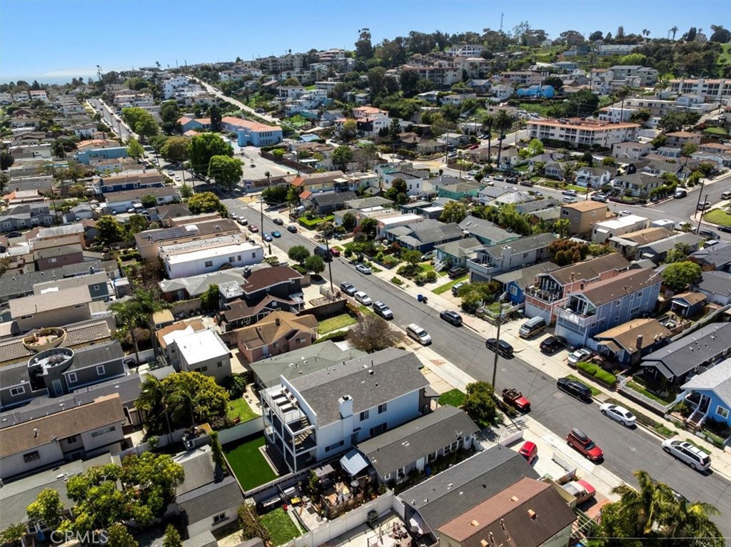 3036 S Kerckhoff Avenue