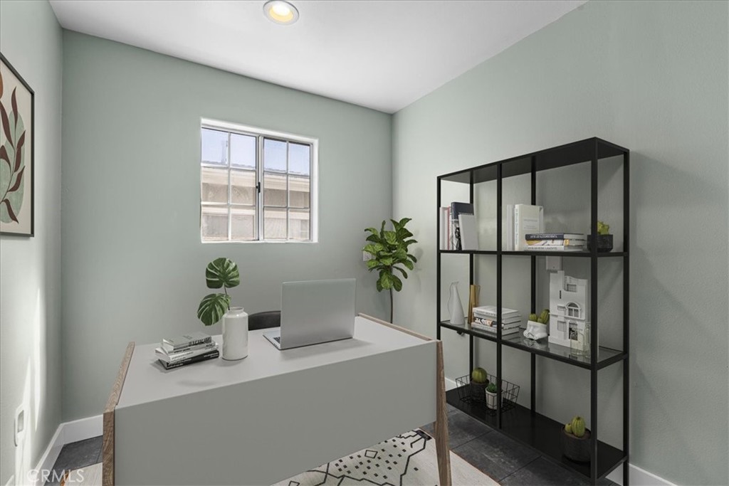 3036 S Kerckhoff Avenue