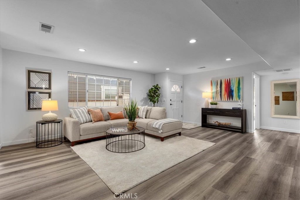 3036 S Kerckhoff Avenue