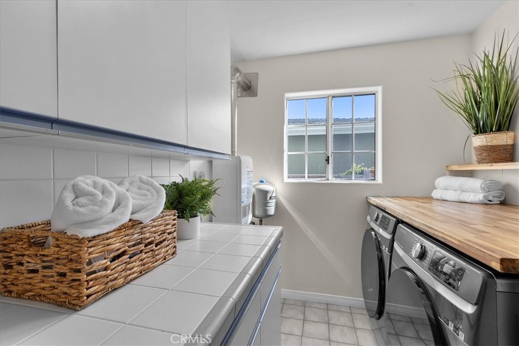 3036 S Kerckhoff Avenue