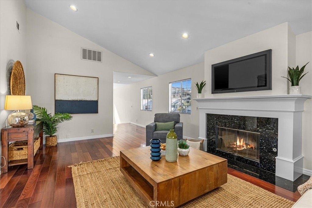 3036 S Kerckhoff Avenue