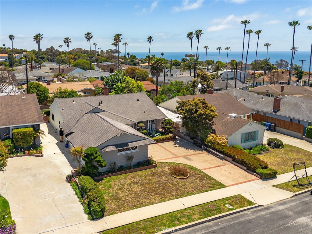 2528 Robalo Avenue