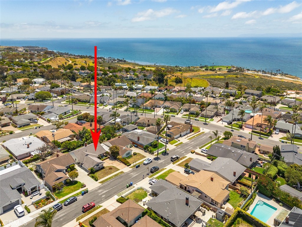 2528 Robalo Avenue