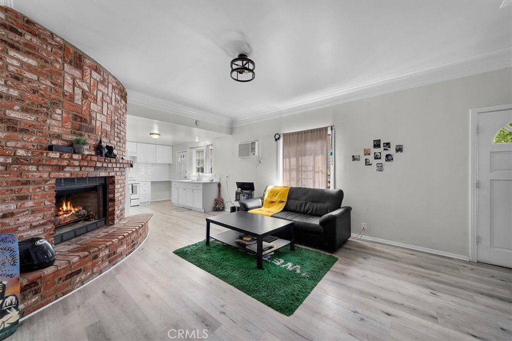 6459 Lexington Avenue