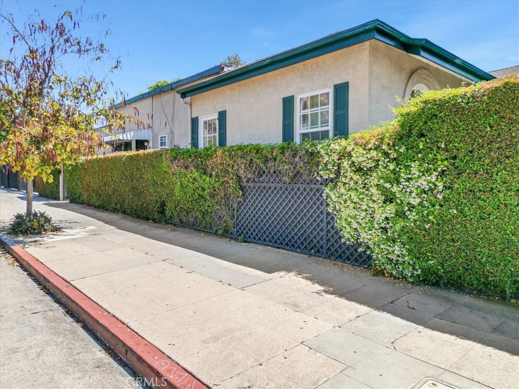 6459 Lexington Avenue