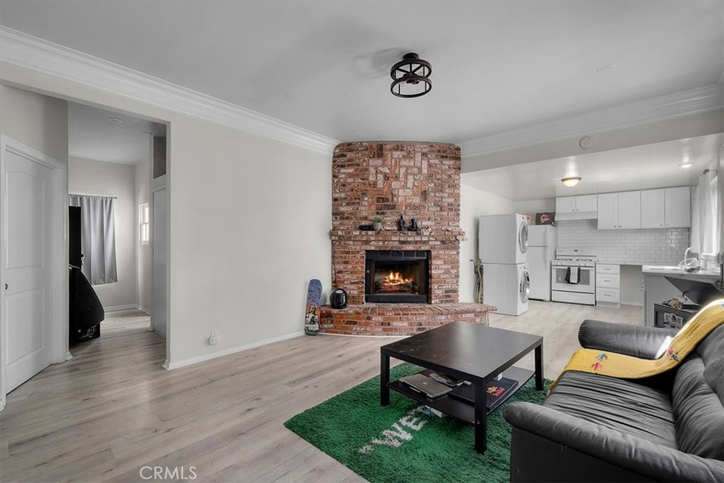 6459 Lexington Avenue