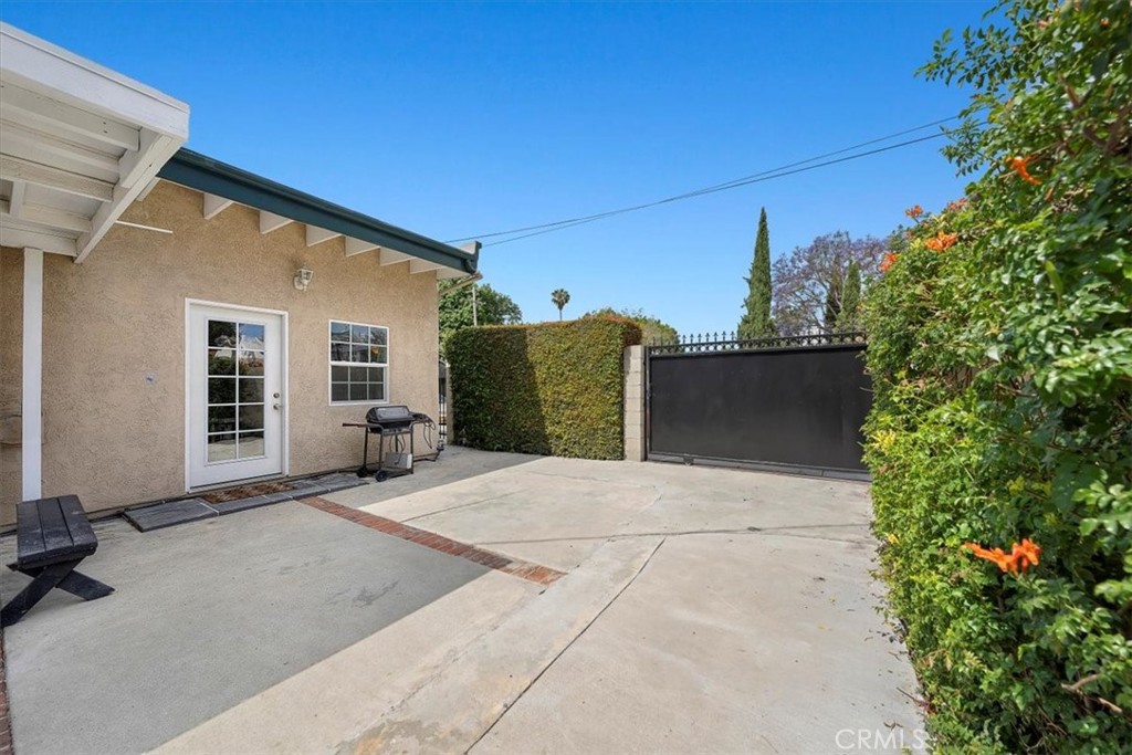 6459 Lexington Avenue