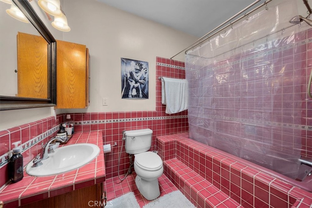 6459 Lexington Avenue