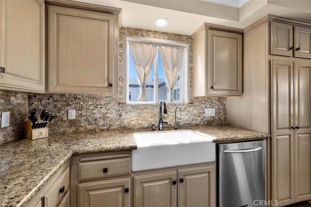 1372 W Sepulveda Street