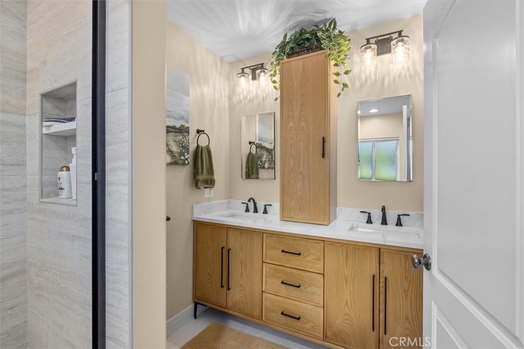 1372 W Sepulveda Street