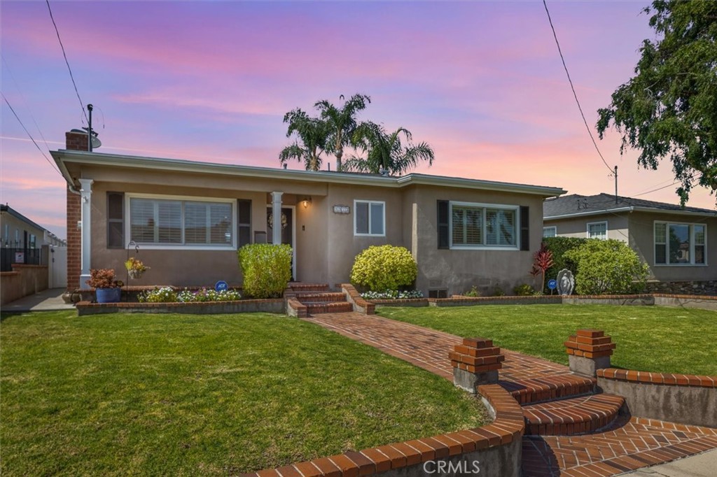 1372 W Sepulveda Street