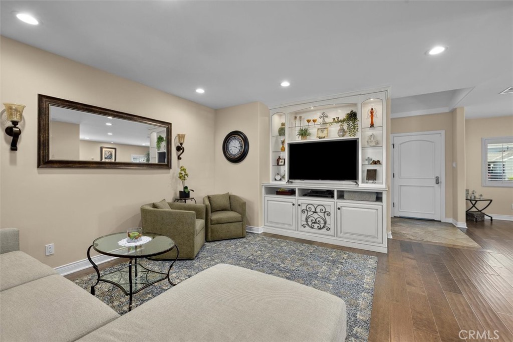 1372 W Sepulveda Street