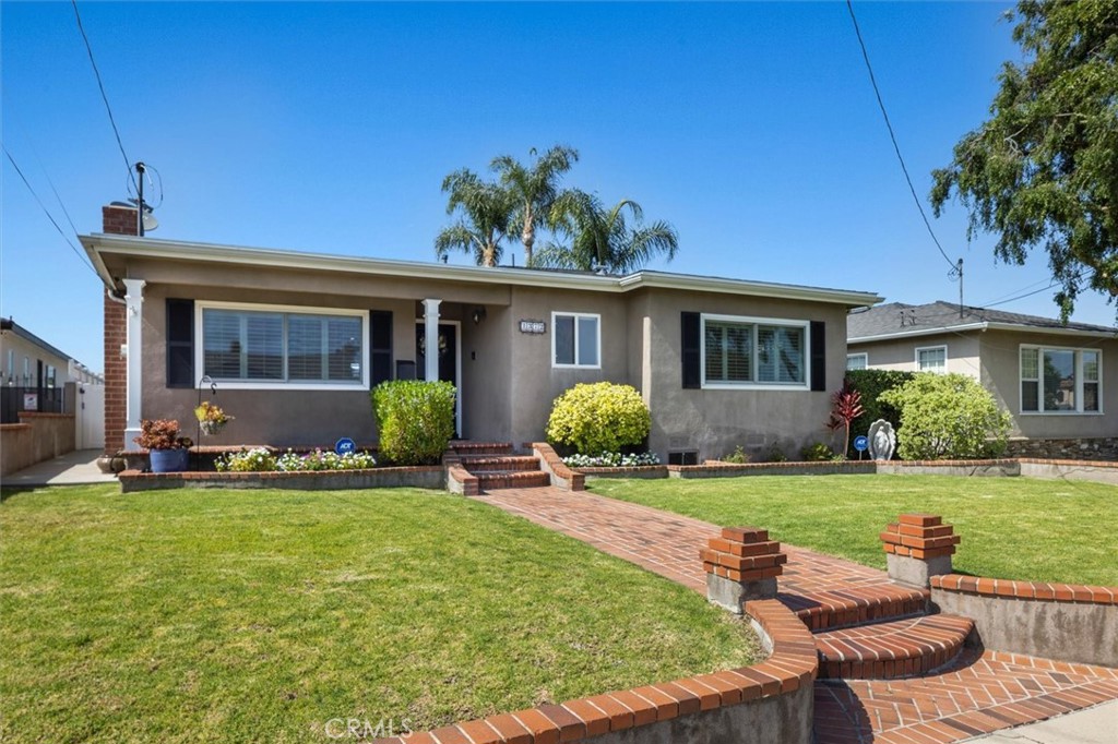 1372 W Sepulveda Street