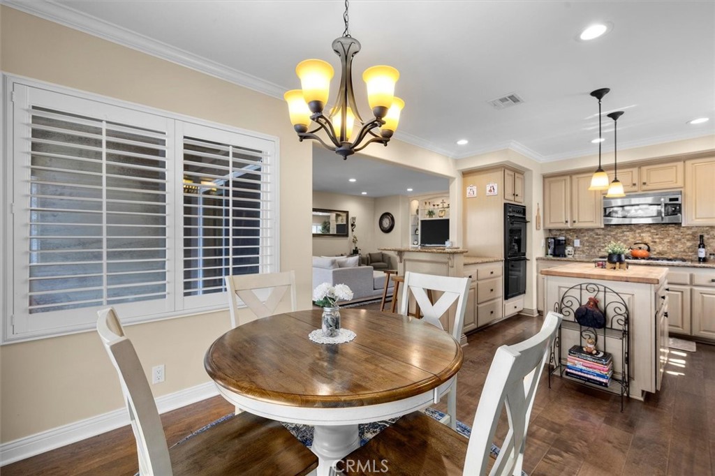 1372 W Sepulveda Street