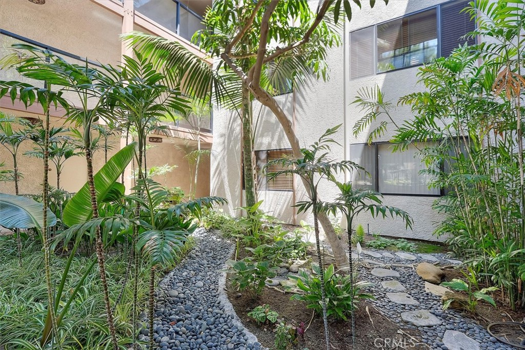 2800 Baywater Avenue 6