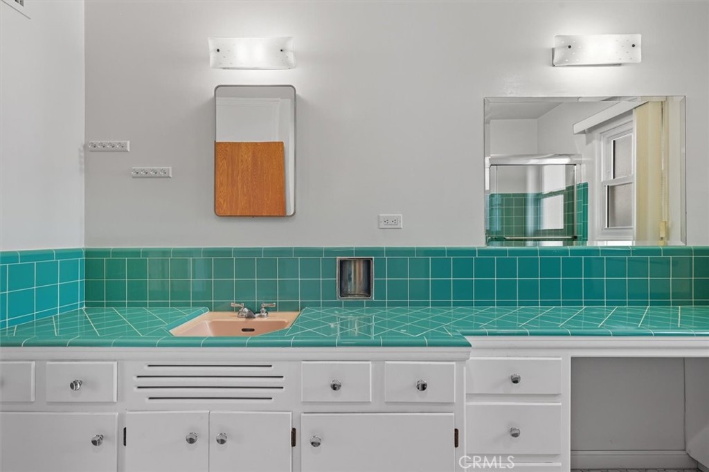 3644 S Cabrillo Avenue