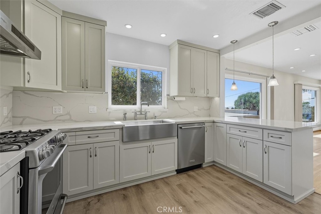 3644 S Cabrillo Avenue