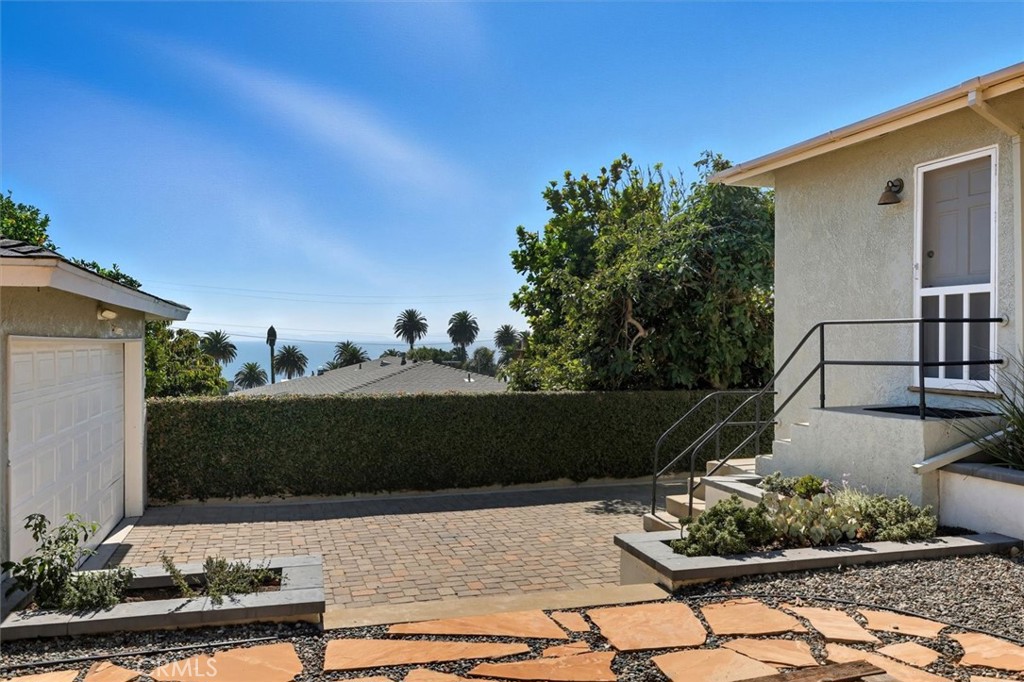 3644 S Cabrillo Avenue