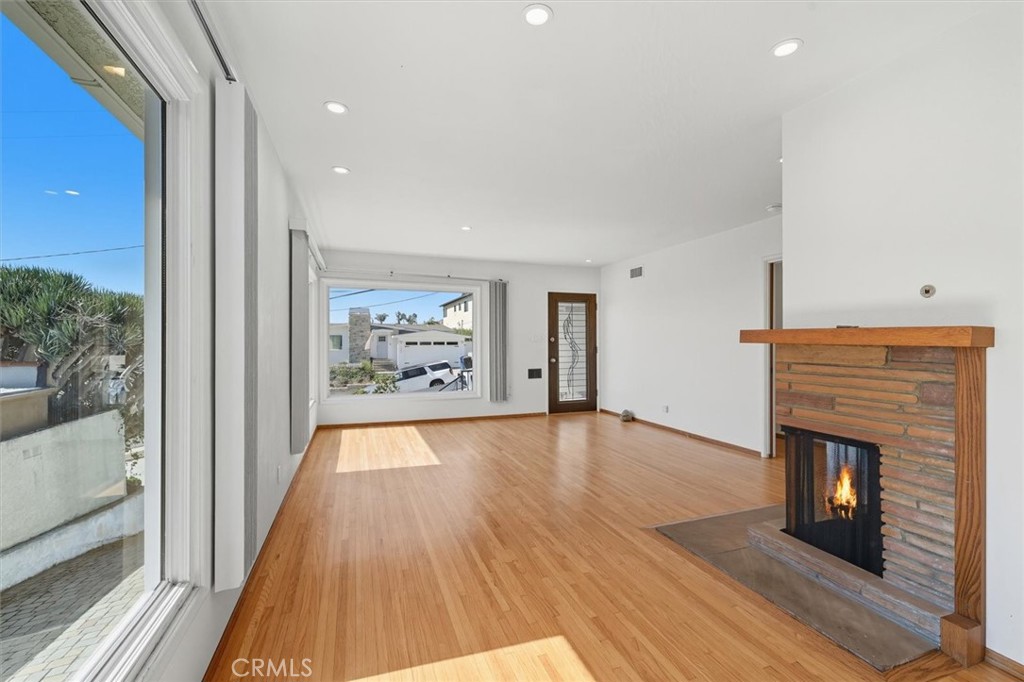 3644 S Cabrillo Avenue