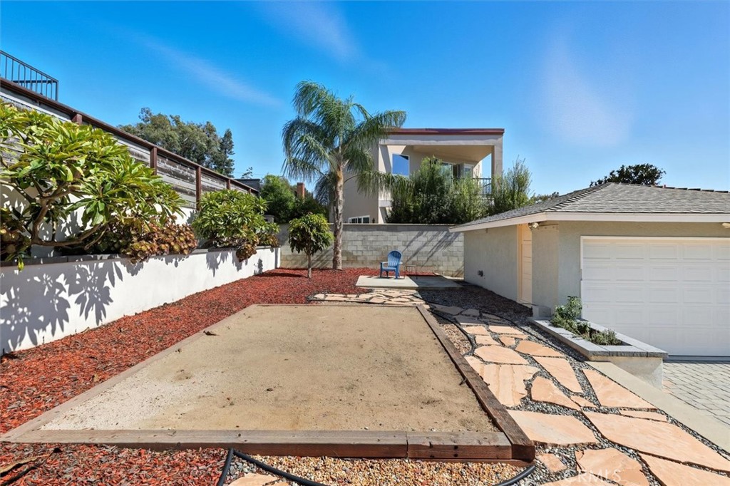 3644 S Cabrillo Avenue