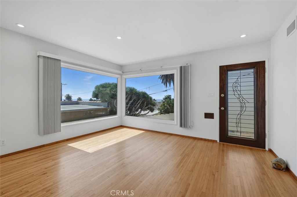 3644 S Cabrillo Avenue