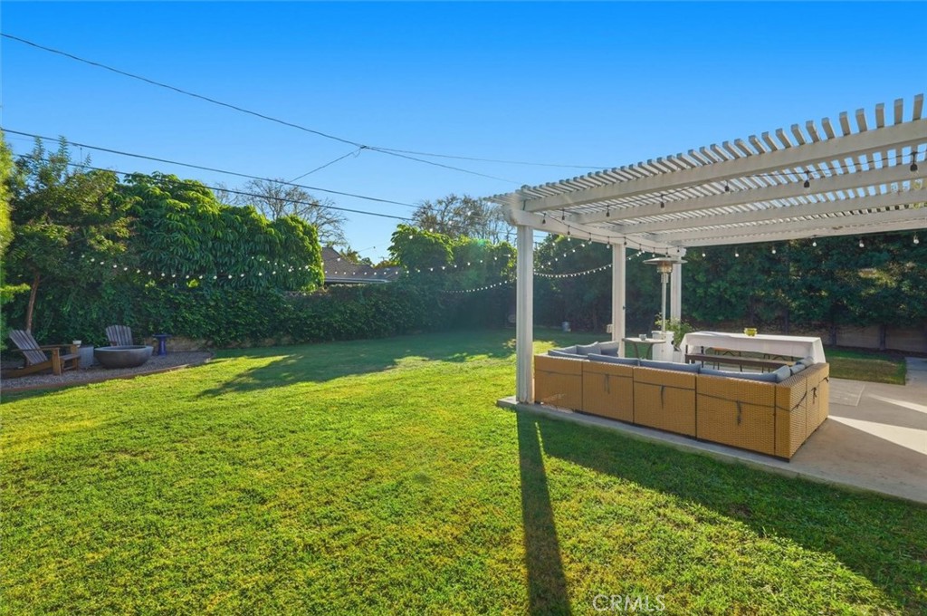 2324 Roycroft Avenue