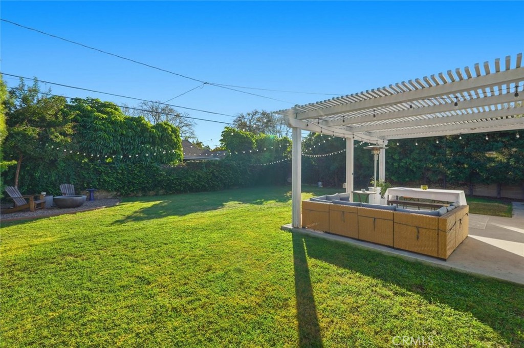 2324 Roycroft Avenue