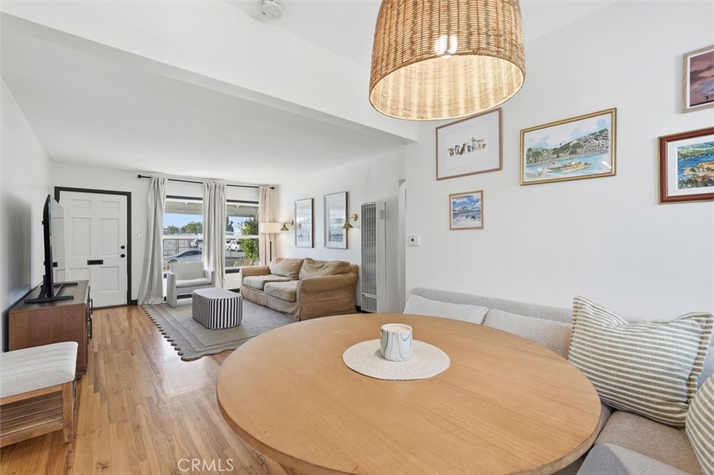 2324 Roycroft Avenue