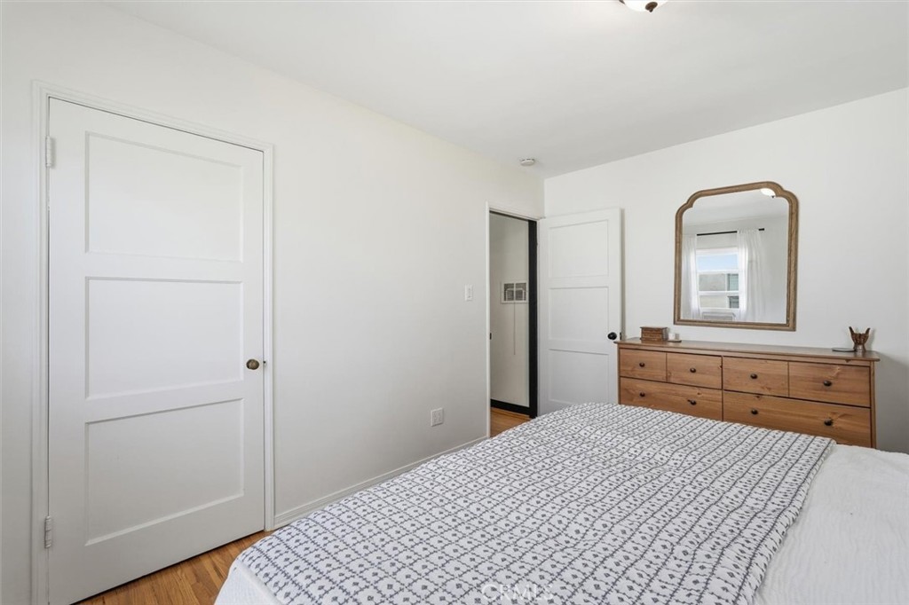 2324 Roycroft Avenue