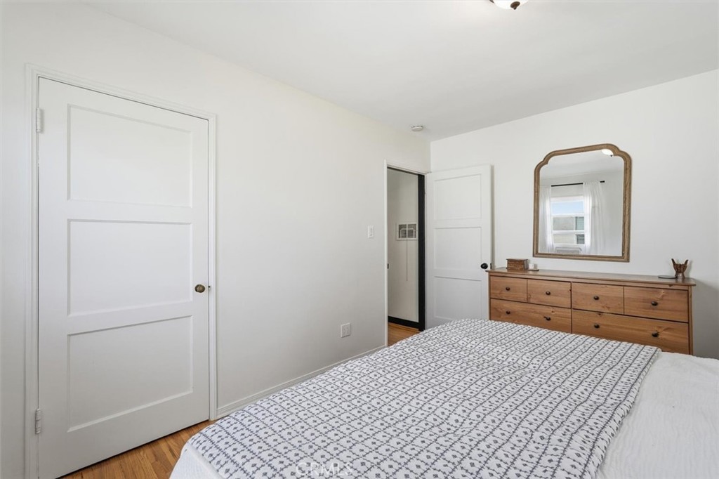 2324 Roycroft Avenue