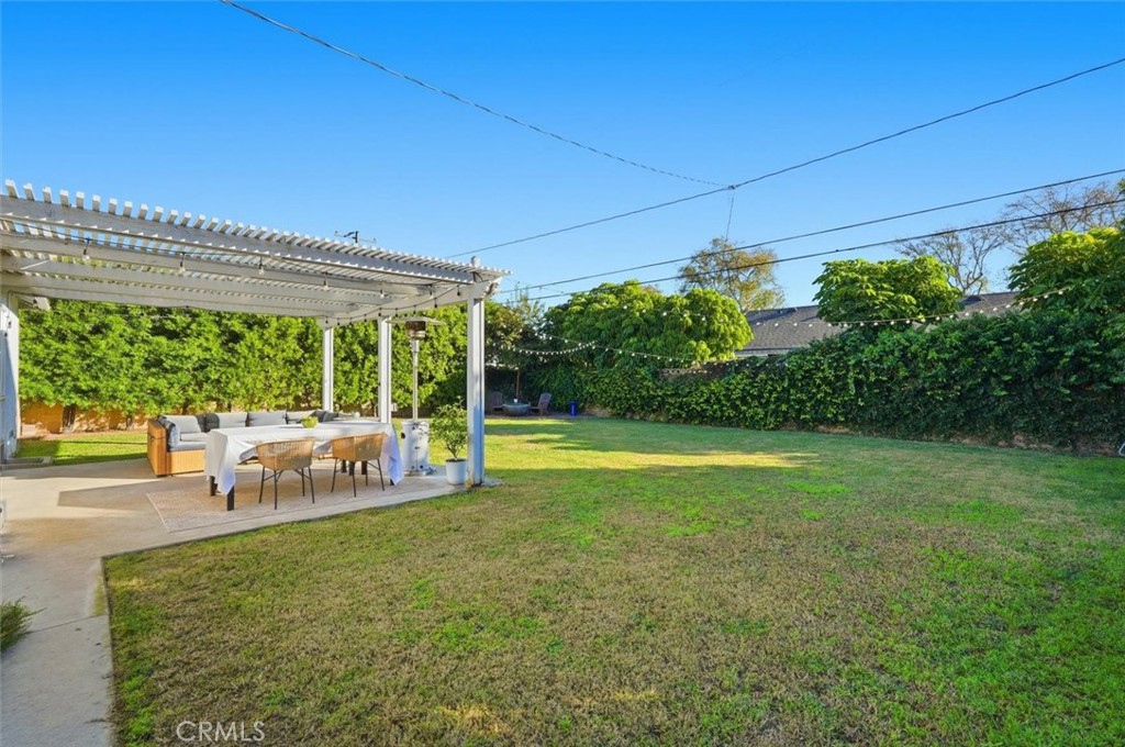 2324 Roycroft Avenue