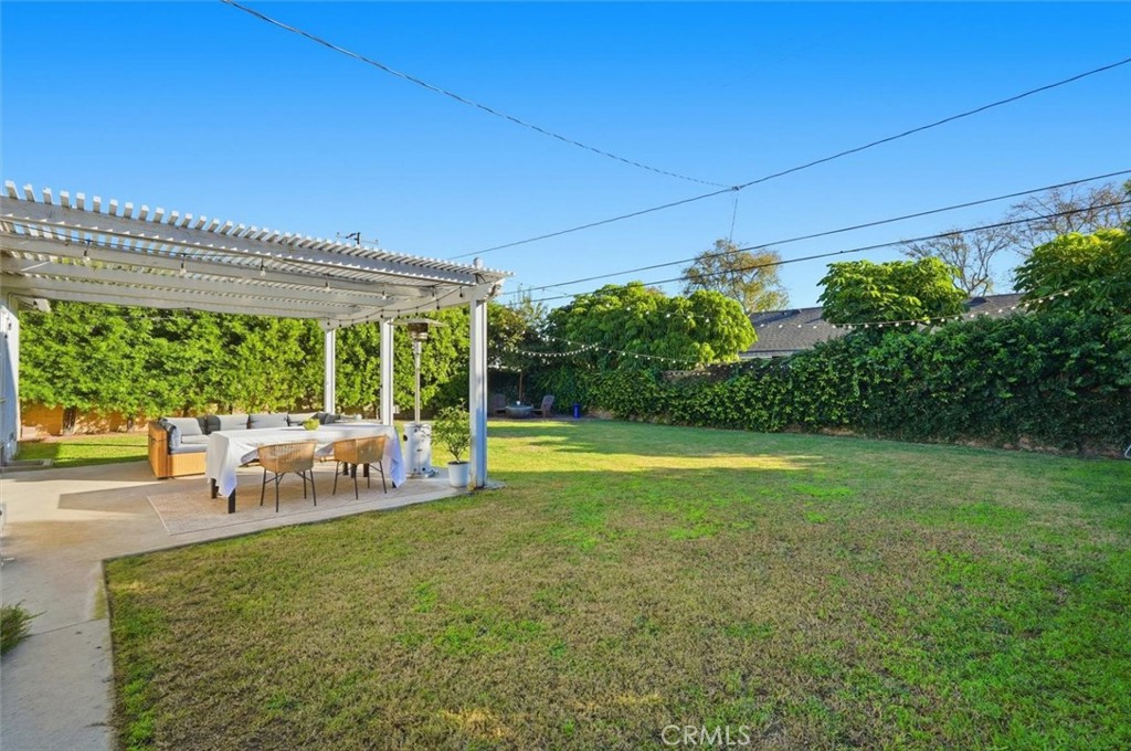 2324 Roycroft Avenue