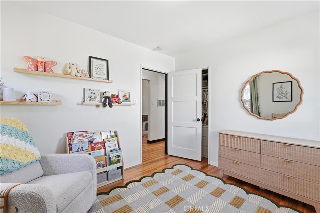 2324 Roycroft Avenue