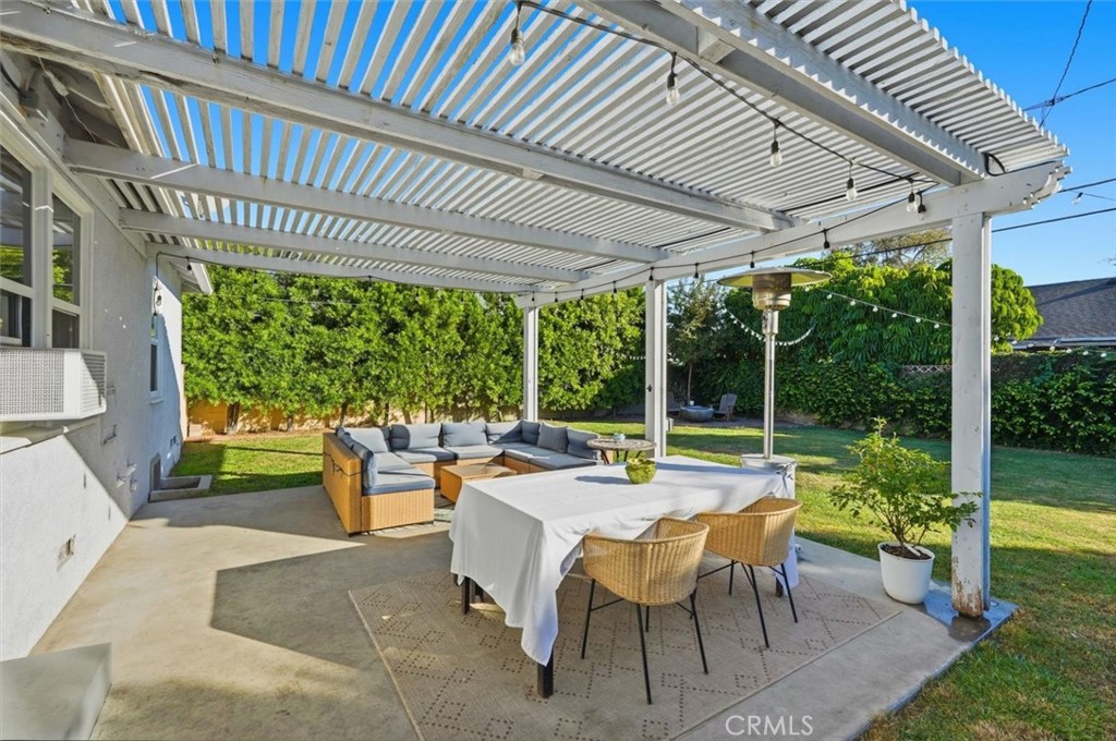 2324 Roycroft Avenue