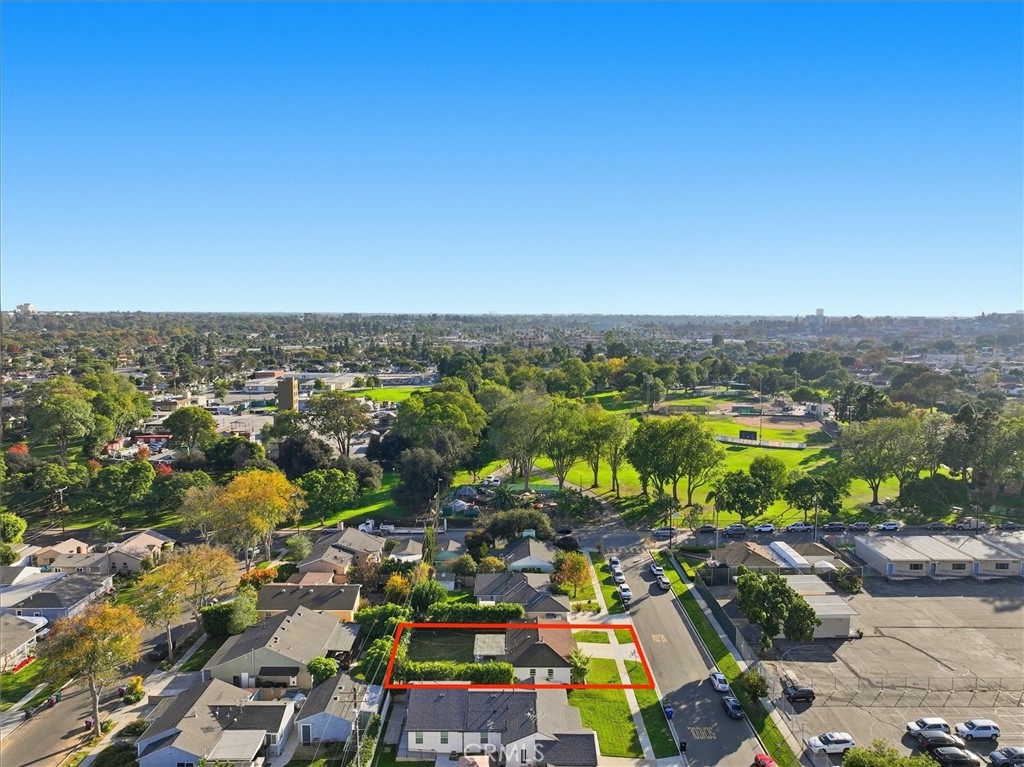 2324 Roycroft Avenue