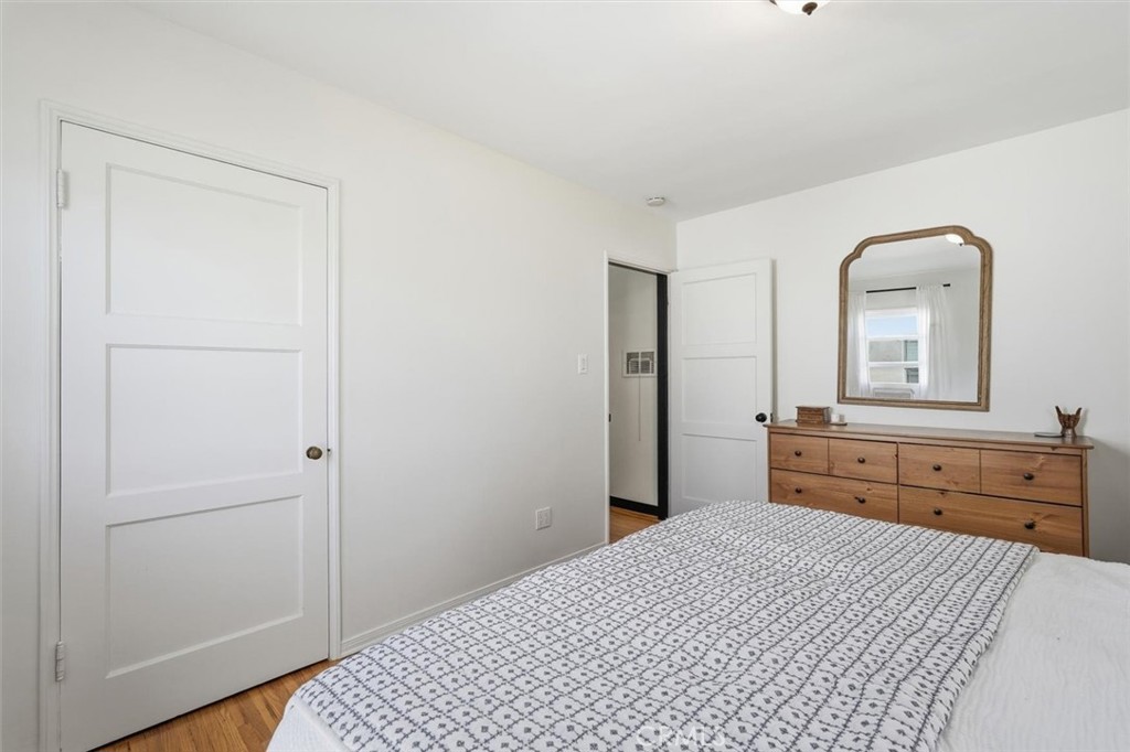 2324 Roycroft Avenue