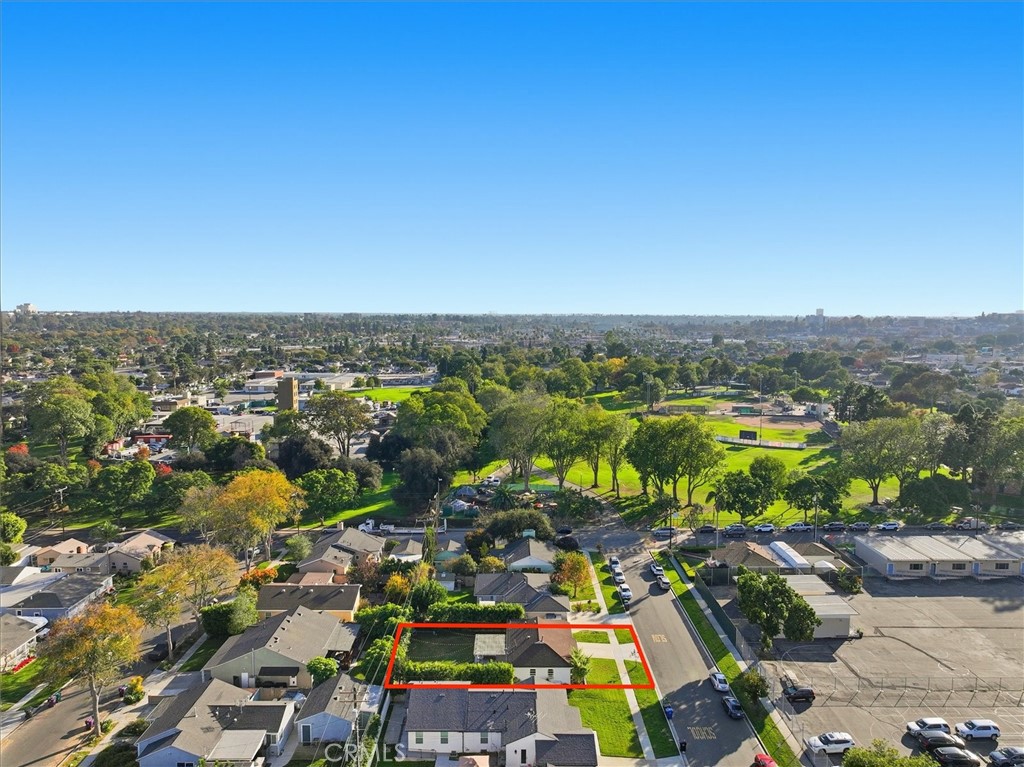 2324 Roycroft Avenue