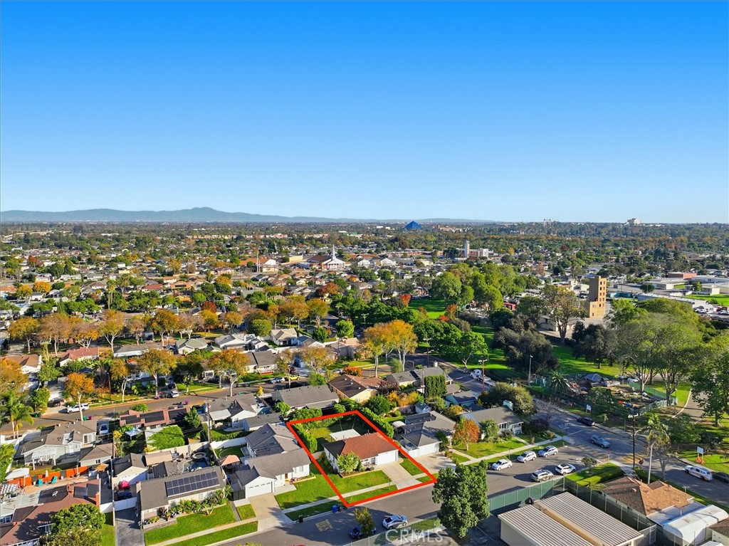 2324 Roycroft Avenue