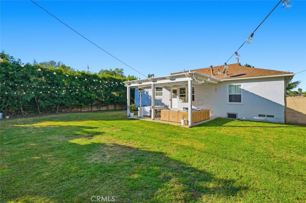 2324 Roycroft Avenue