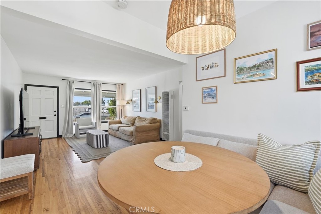 2324 Roycroft Avenue