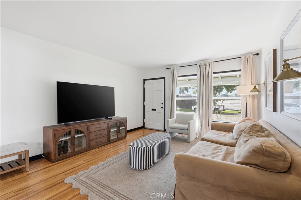 2324 Roycroft Avenue