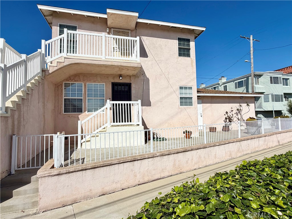 982 Hamilton Street