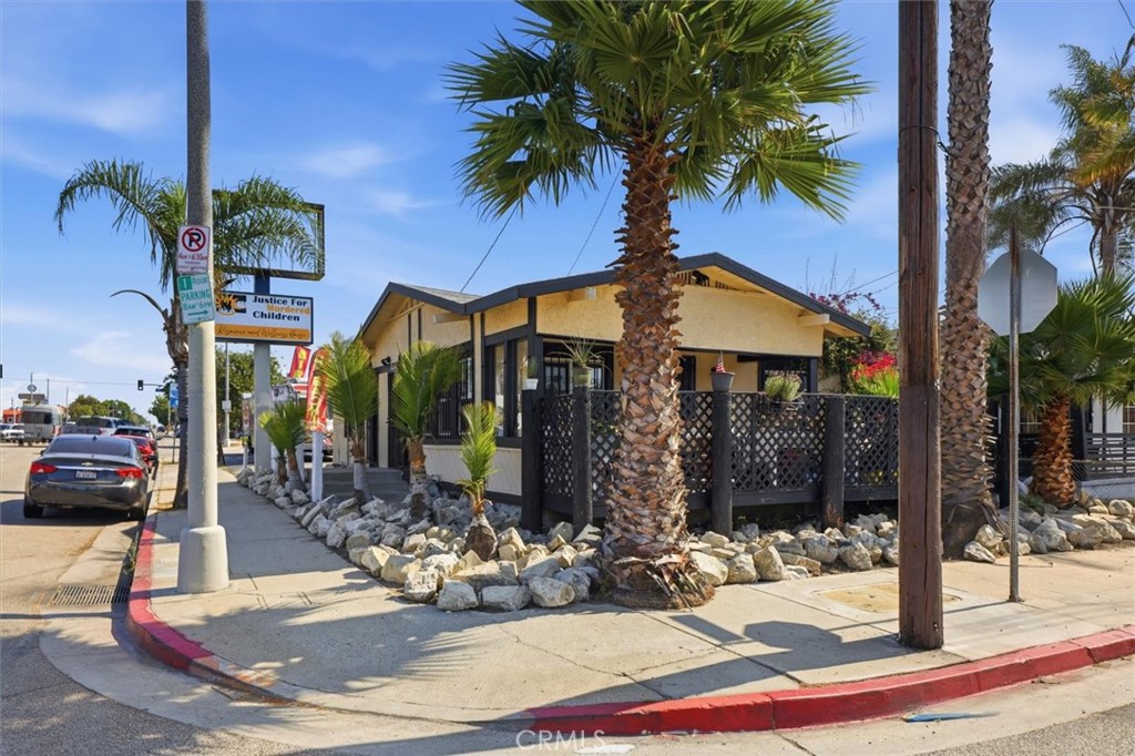 690 W 18th Street San Pedro Ca Us 90731 Pv26131686
