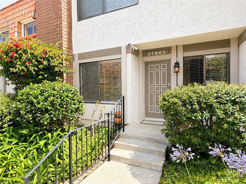 27943 Ridgebrook Court