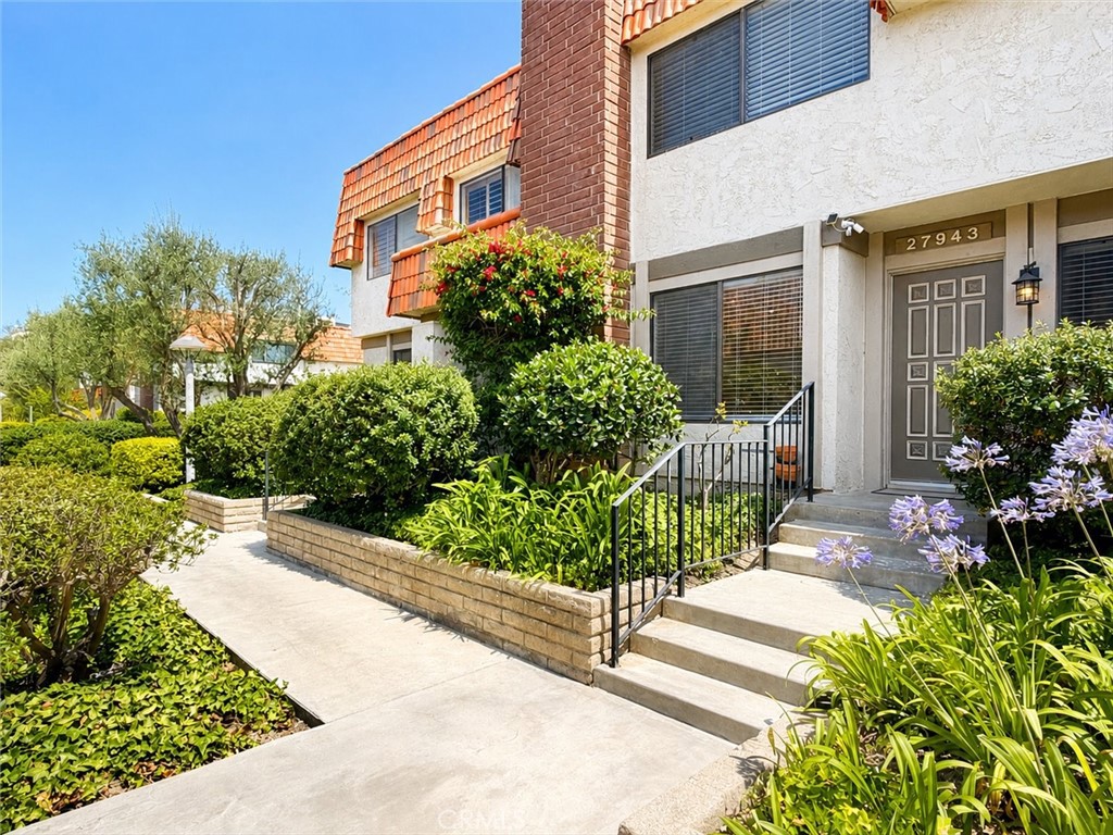 27943 Ridgebrook Court