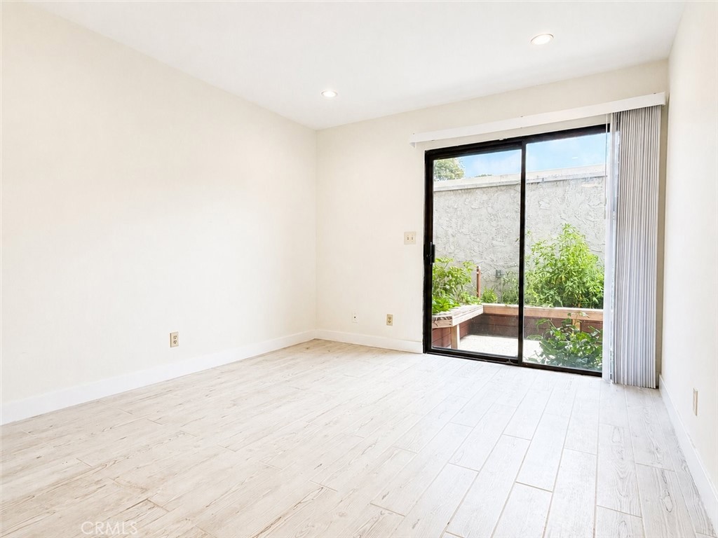 27943 Ridgebrook Court
