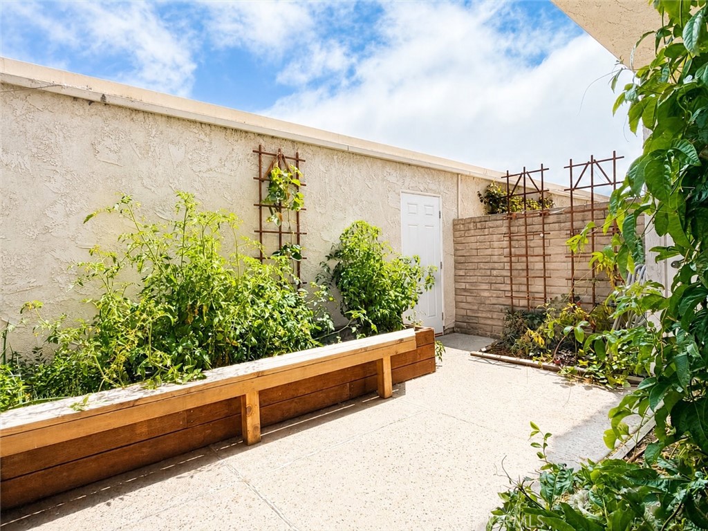 27943 Ridgebrook Court